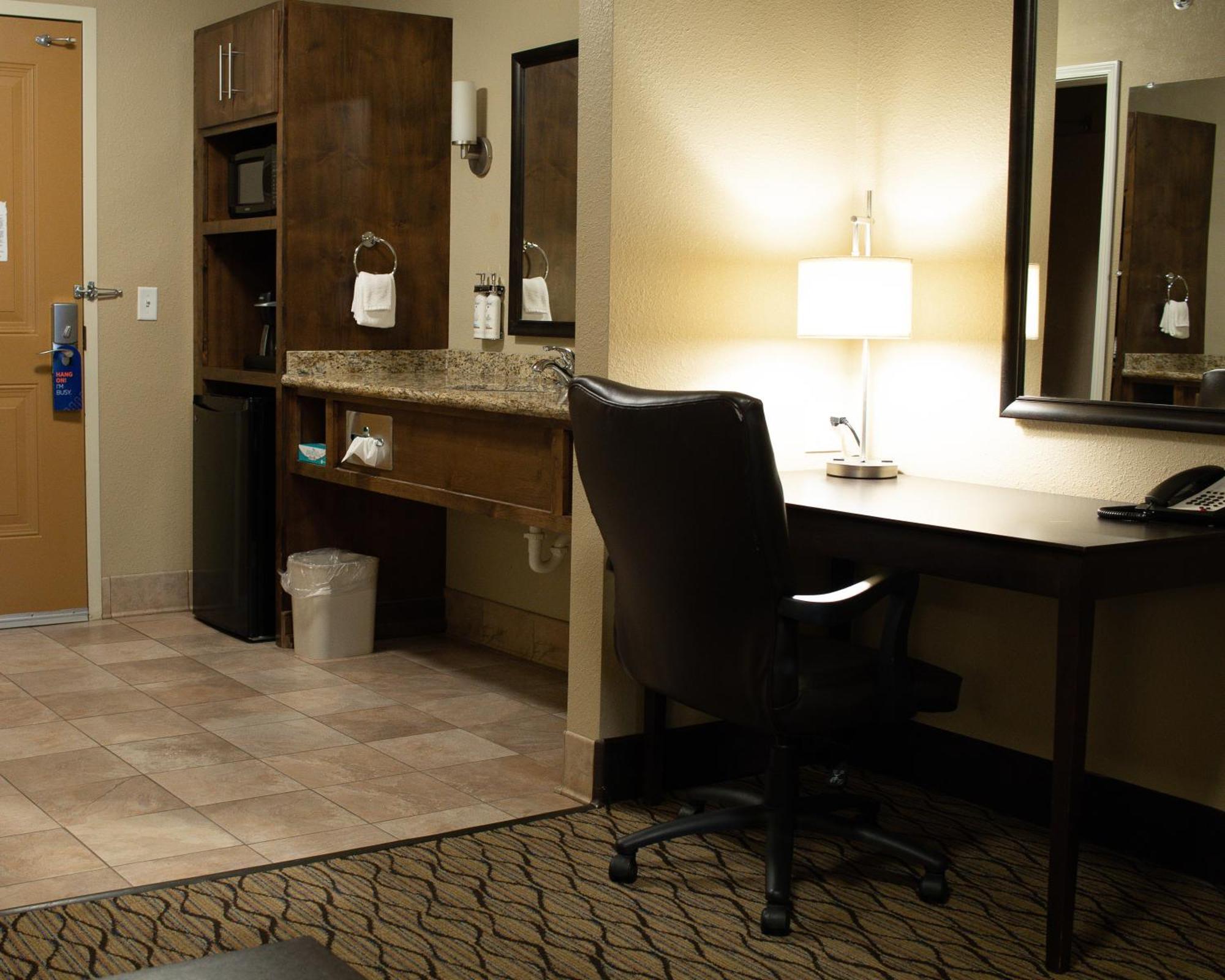 Holiday Inn Express & Suites - Williston By Ihg Exteriör bild